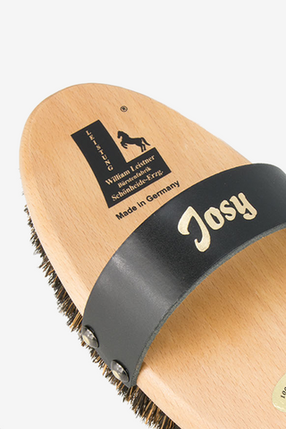 Josy Striegelbürste