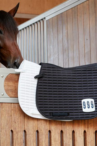 Tapis de Selle de Compétition Nationalité