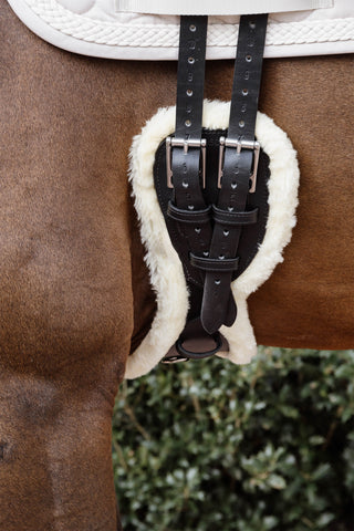 Anatomic Dressage Girth Faux Sheepskin Black